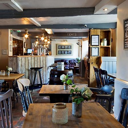 Green Dragon Hotel Brigstock Luaran gambar
