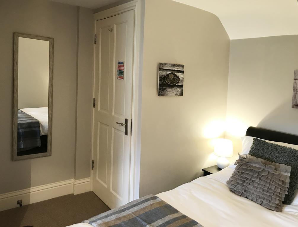Green Dragon Hotel Brigstock Luaran gambar
