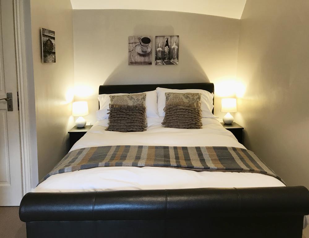 Green Dragon Hotel Brigstock Luaran gambar